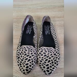 Skechers Women's Leopard Print Slip-On Shoes 9.5
